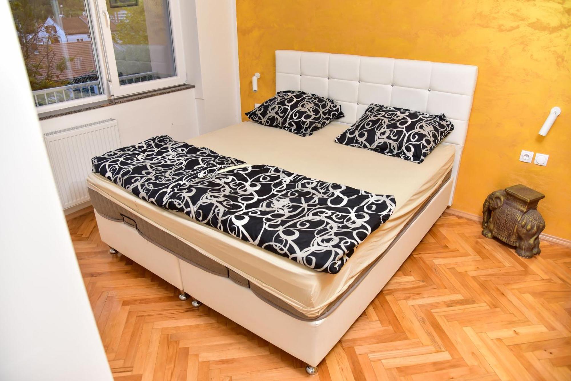 Goldi Apartman Banja Luka Buitenkant foto